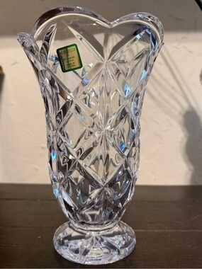 Marquis By Waterford Cut Diamonds Crystal Amway Vase 7 7/8”